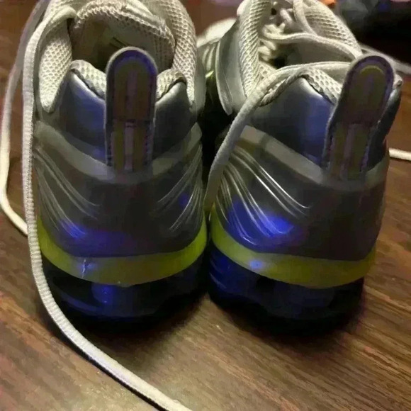 Vintage Nike Shox Womens Running Shoes Size 8 Silver Green Athletic Sneakers - Picture 4 of 7